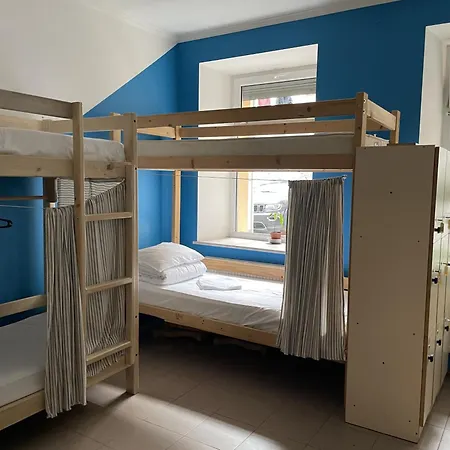 Antihostel Forrest *