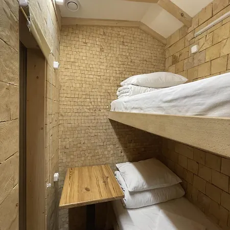Antihostel Forrest