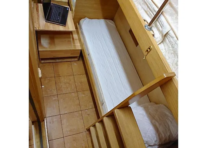 Antihostel Forrest Хостел