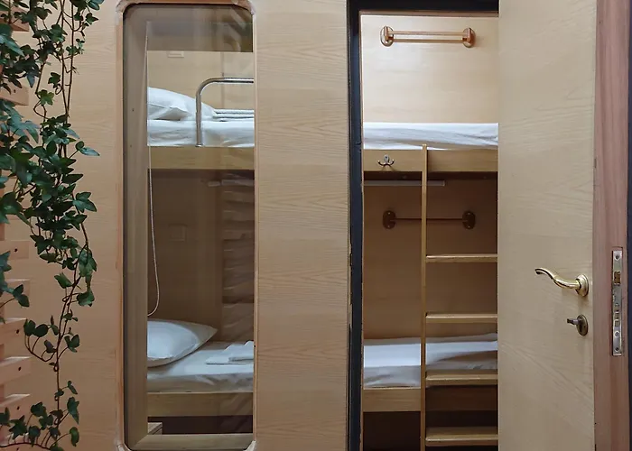 Antihostel Forrest Хостел