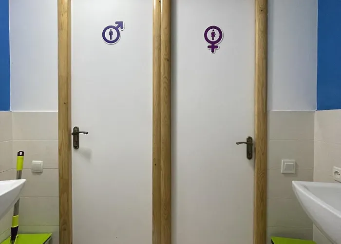 Antihostel Forrest Хостел