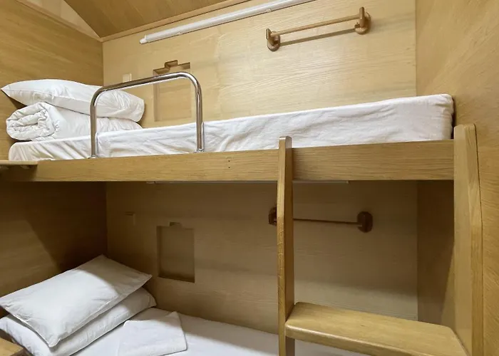 Antihostel Forrest אכסניה לבוב