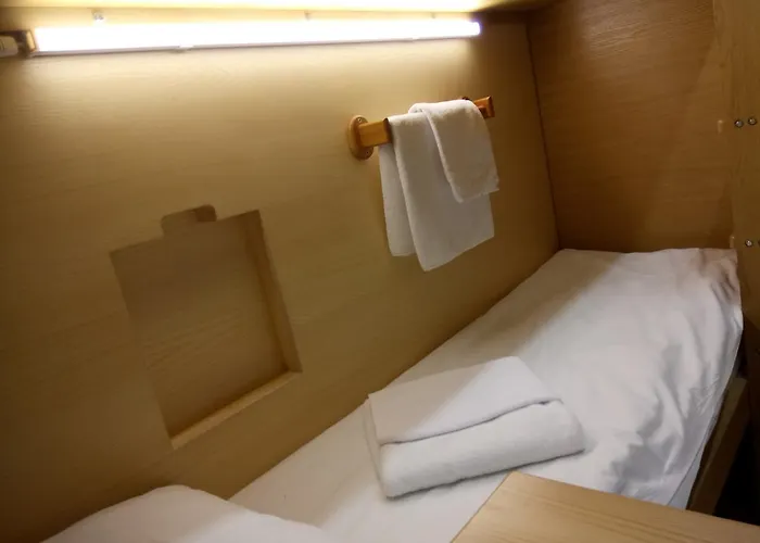 אכסניה Antihostel Forrest *