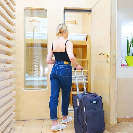 Antihostel Forrest *