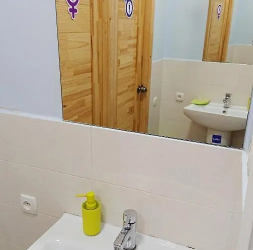 Antihostel Forrest *